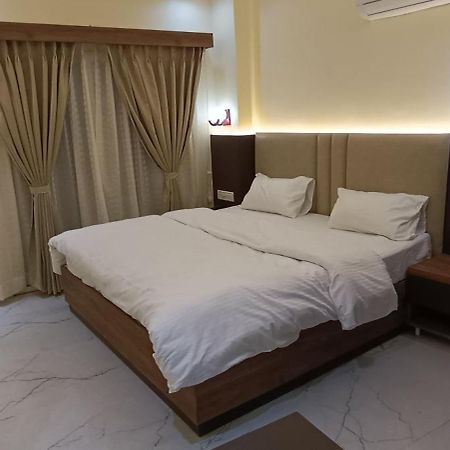 The Banaras Hotel Varanasi Exterior photo