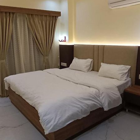 The Banaras Hotel Varanasi Exterior photo