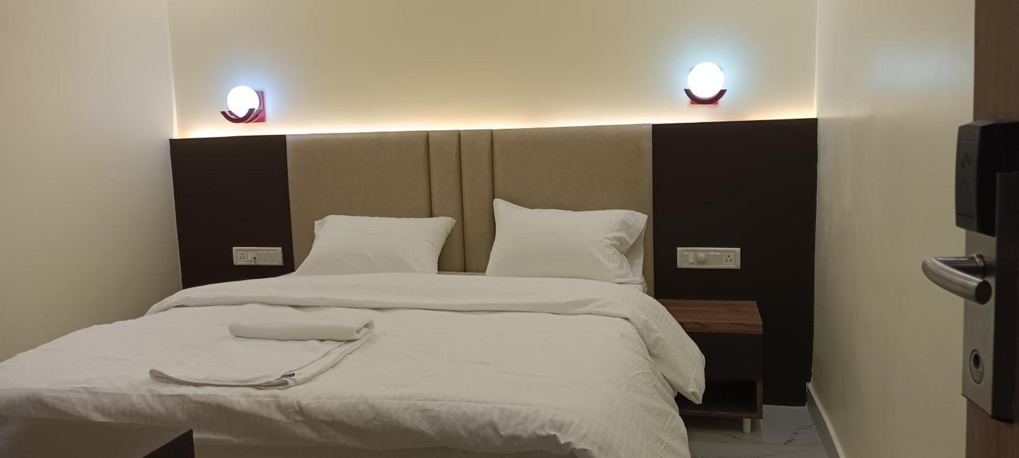 The Banaras Hotel Varanasi Exterior photo