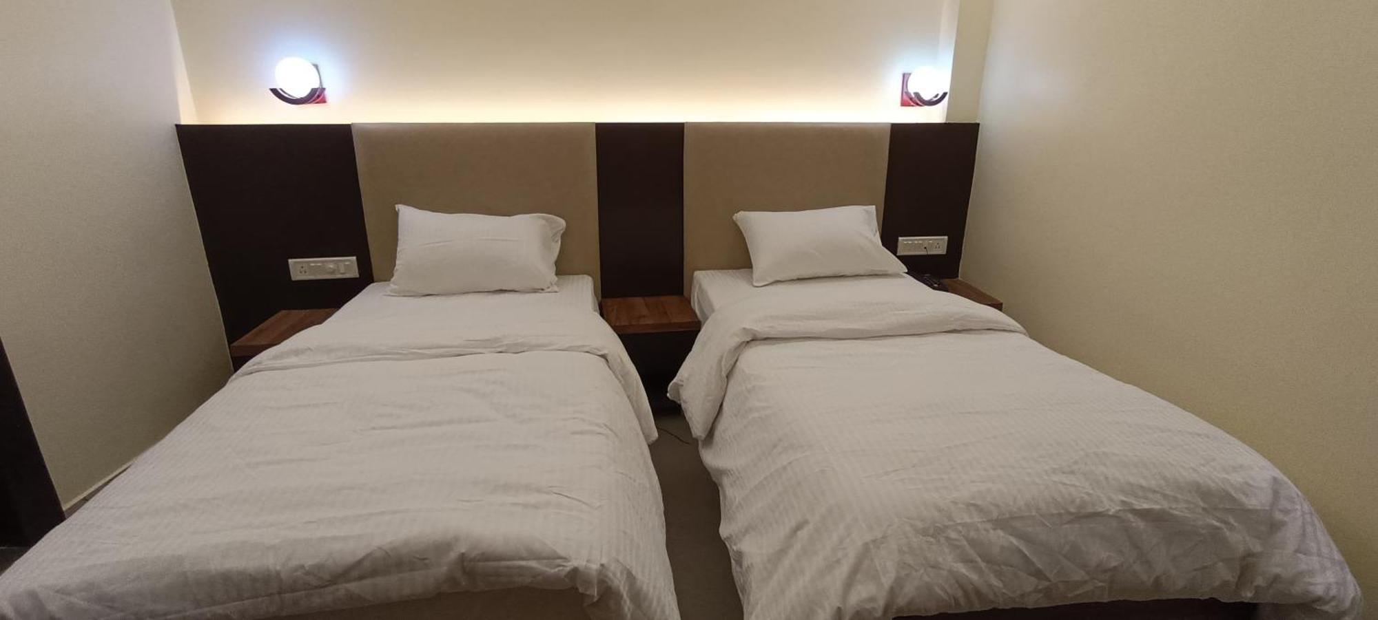 The Banaras Hotel Varanasi Exterior photo