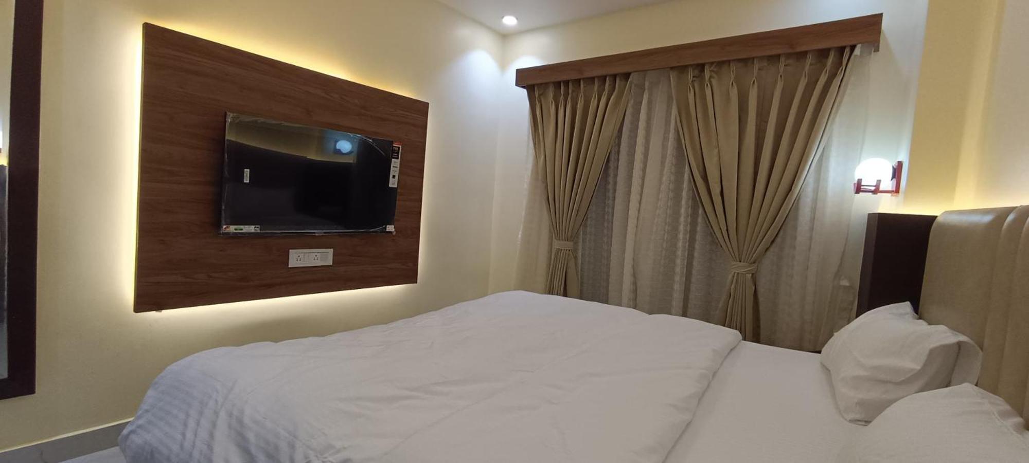 The Banaras Hotel Varanasi Exterior photo