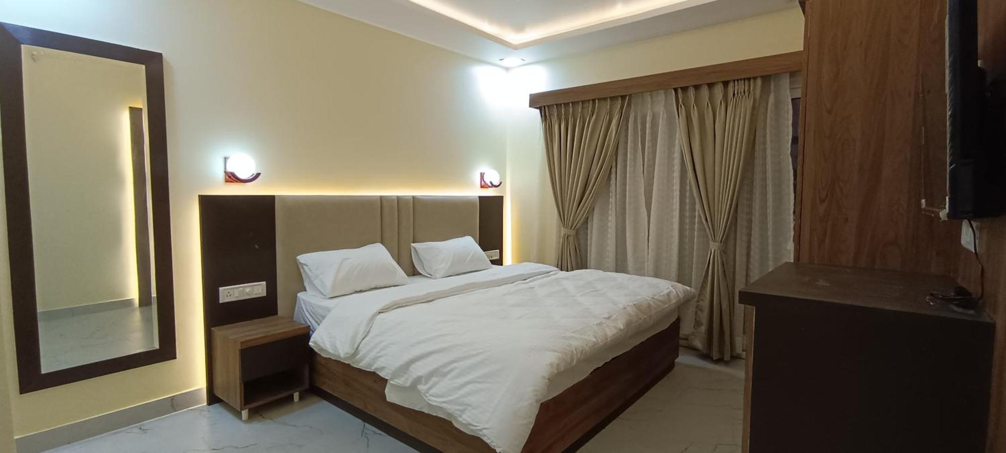 The Banaras Hotel Varanasi Exterior photo